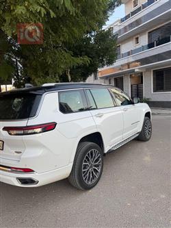 جیپ گراند شیرۆکی